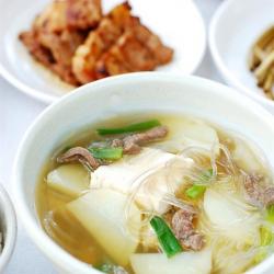 Canh miến nấu khoai tây thịt bò ngon ngọt